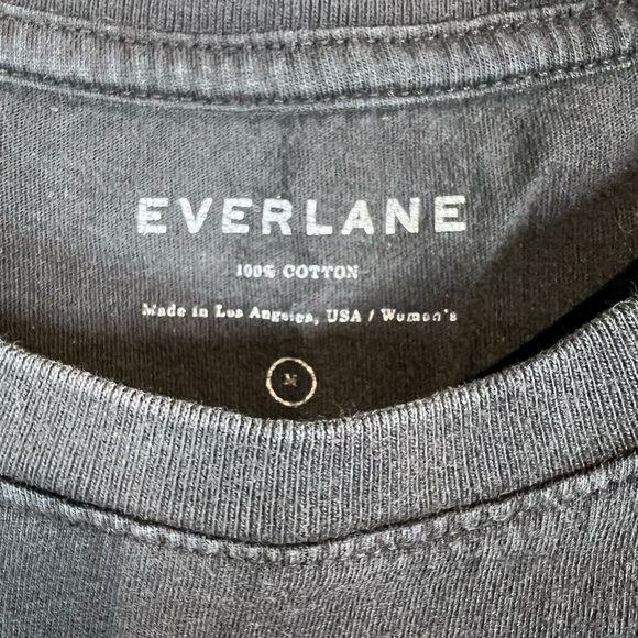 EVERLANE - The Box Cut Pocket Tee Size Medium, Washed Black - Picture 4 of 5